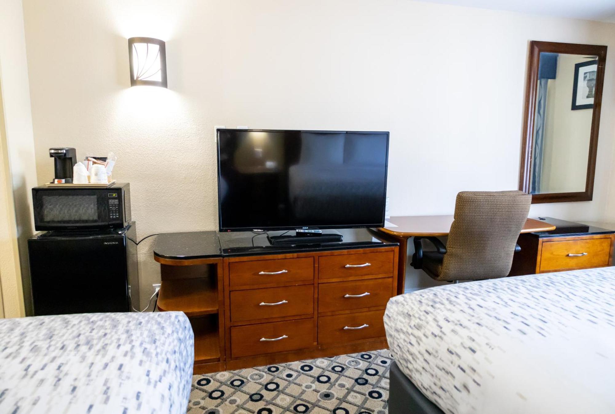 Hotel Baymont By Wyndham College Park Atlanta Airport South Exterior foto